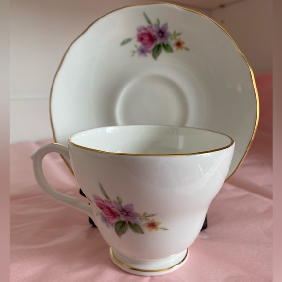 VTG Duchess Bone China Teacup and Saucer with Soft Pink and Lavender Roses - Picture 2 of 7